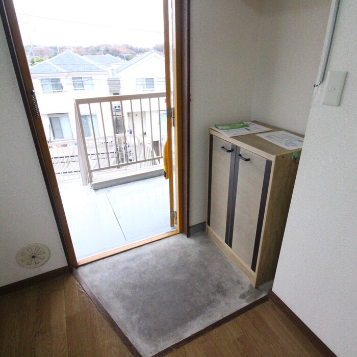 物件内観写真9　(玄関)