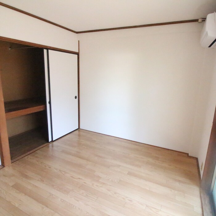 物件内観写真11　(居室)