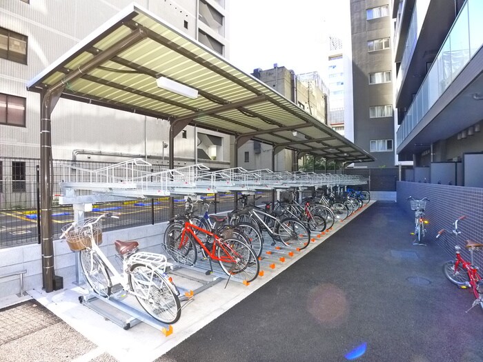 物件外観写真4　(駐輪場)