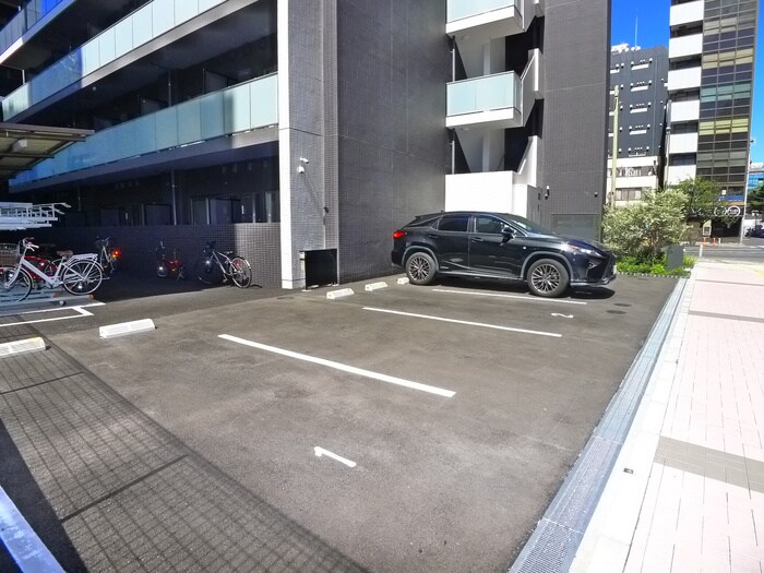 物件外観写真5　(駐車場)