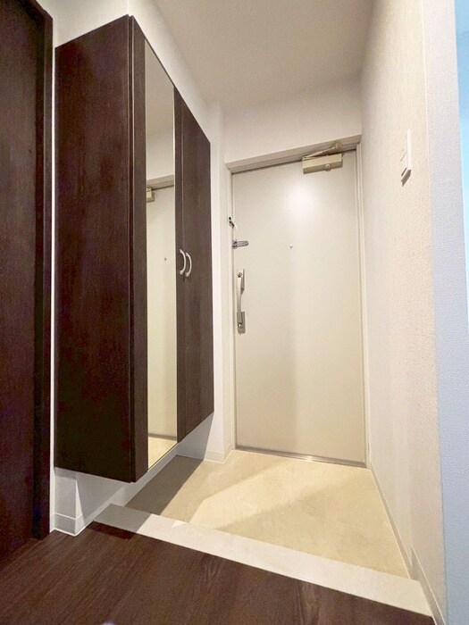 物件内観写真17　(玄関)