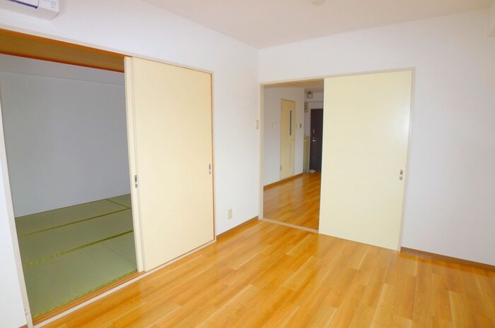 物件内観写真8　(居室)