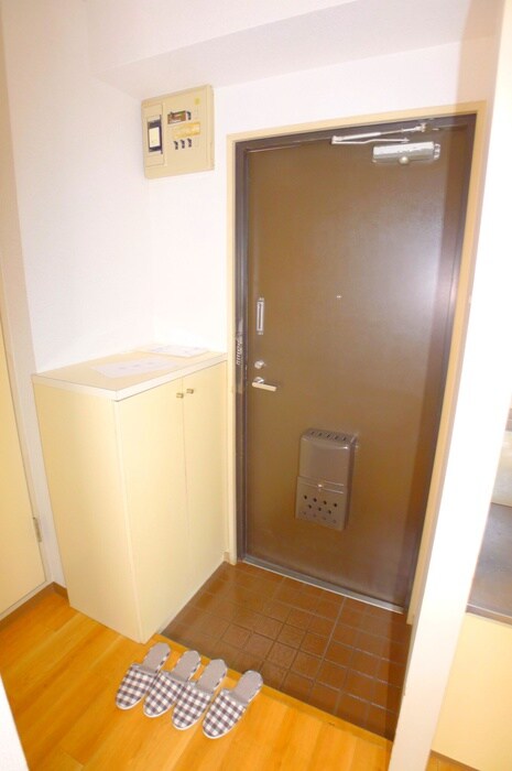 物件内観写真16　(玄関)