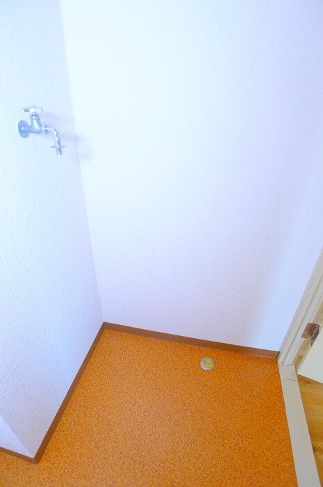 物件内観写真21　(洗濯機置場)