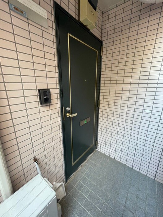物件内観写真18　(玄関)