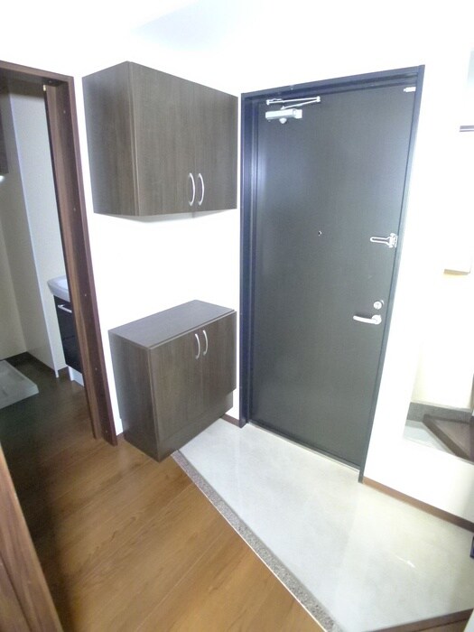 物件内観写真18　(玄関)