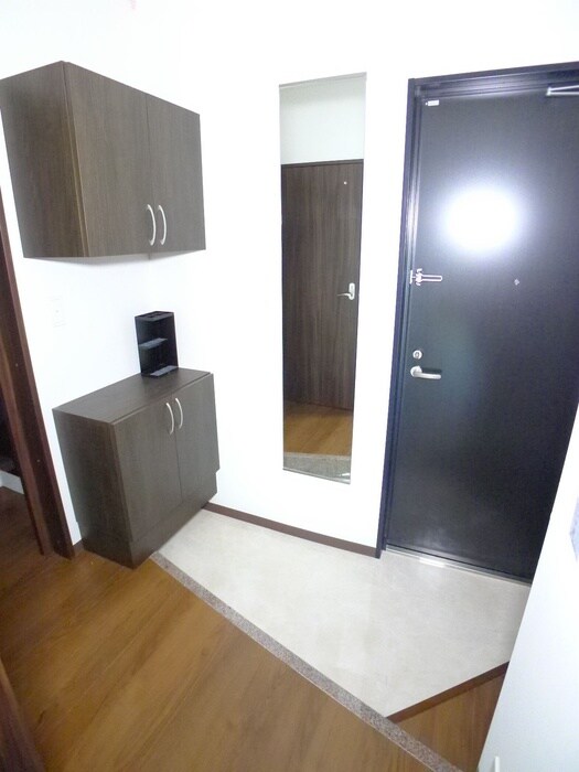 物件内観写真18　(玄関)