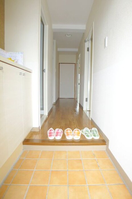 物件内観写真7　(玄関)