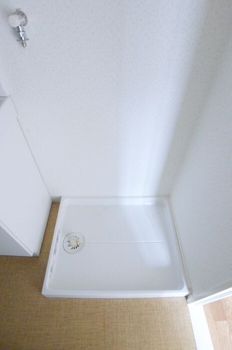 物件内観写真18　(洗濯機置場)