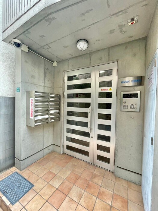 物件外観写真6　(エントランス部分)