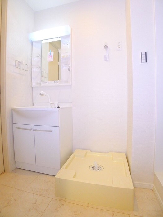 物件内観写真18　(洗濯機置場)