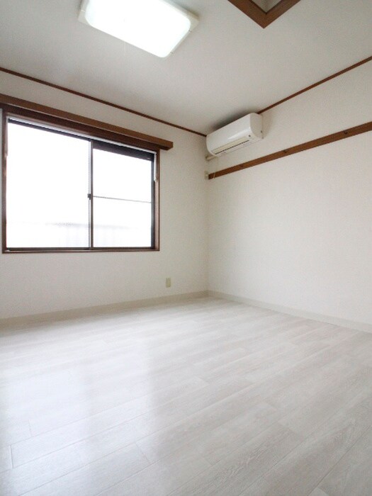 物件内観写真4　(居室)