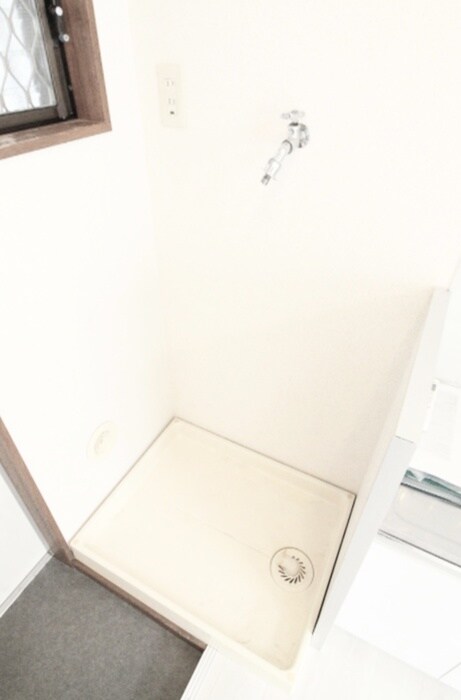 物件内観写真12　(洗濯機置場)