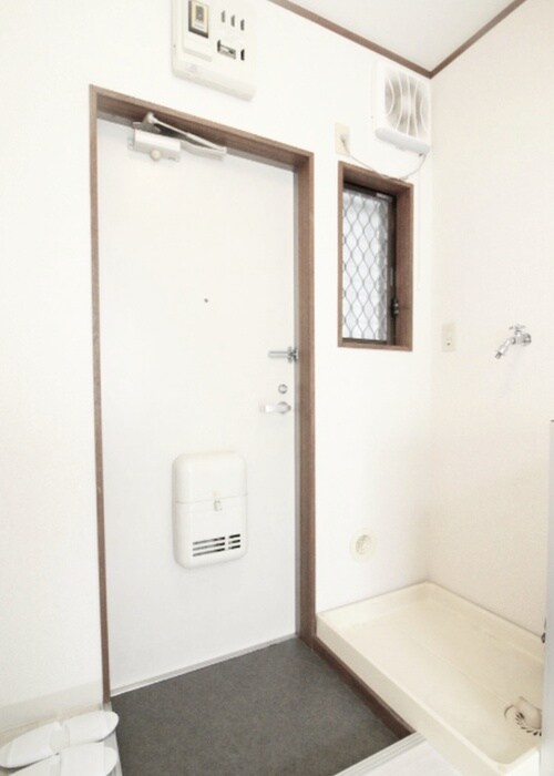 物件内観写真17　(玄関)