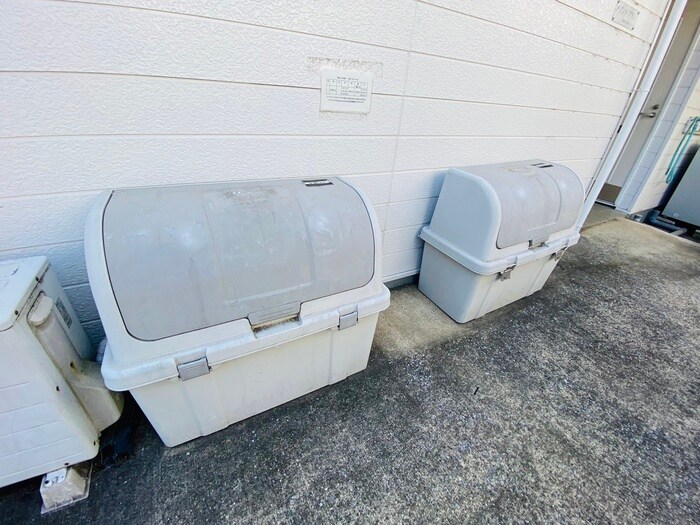 物件外観写真4　(エントランス部分)