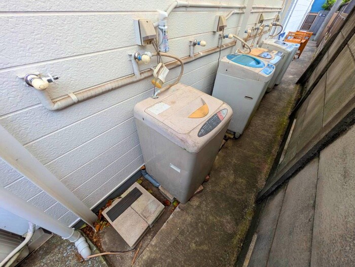 物件内観写真13　(洗濯機置場)