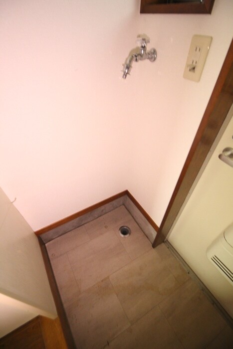 物件内観写真17　(洗濯機置場)