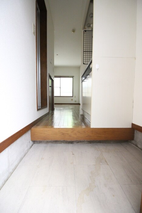 物件内観写真18　(玄関)