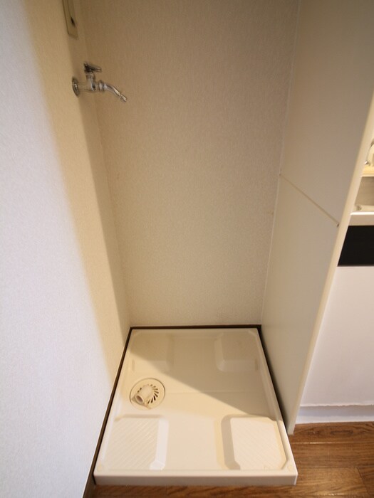 物件内観写真15　(洗濯機置場)