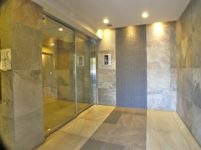 ラフィスタ大師前Ⅲ（306）のエントランス部分