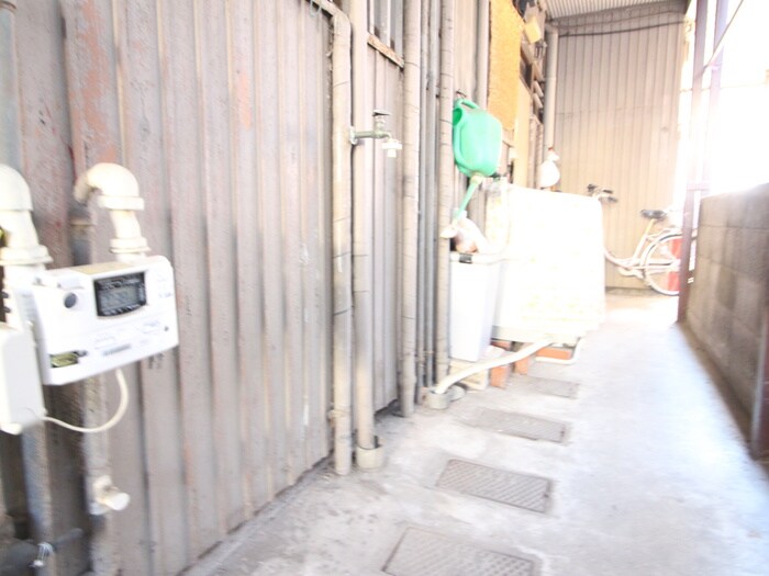 物件内観写真14　(洗濯機置場)