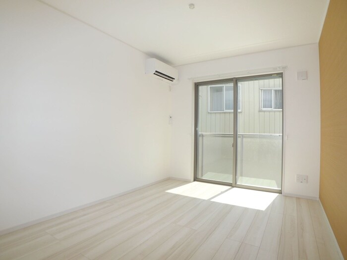 物件内観写真9　(室内からの展望)