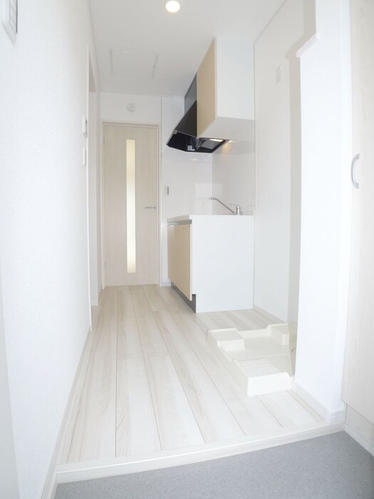 物件内観写真18　(玄関)