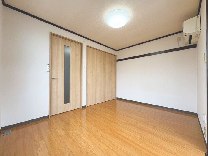 物件内観写真8　(居室)