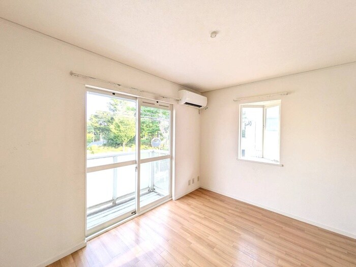 物件内観写真5　(居室)