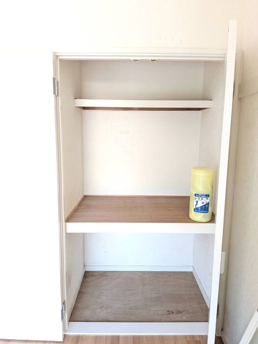 物件内観写真12　(収納)