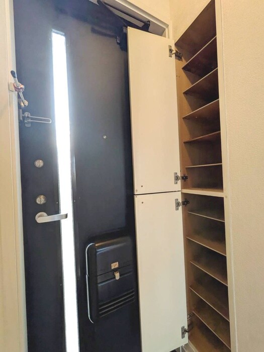 物件内観写真14　(靴箱)