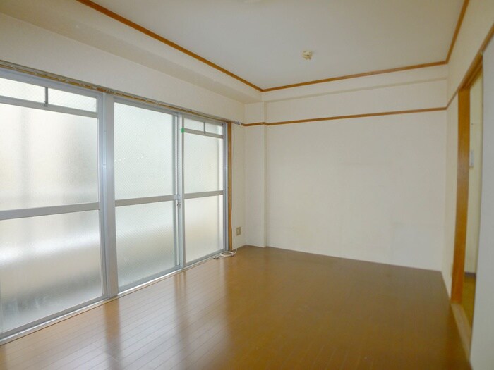 物件内観写真10　(室内からの展望)