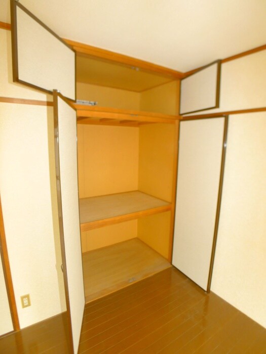 物件内観写真12　(収納)