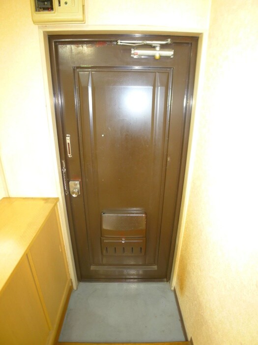 物件内観写真16　(玄関)