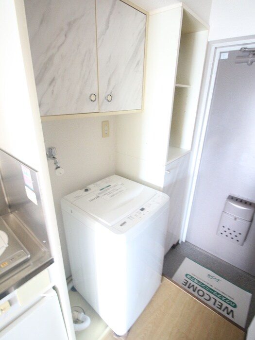 物件内観写真13　(洗濯機置場)