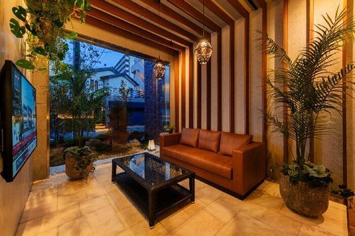 物件外観写真3　(エントランス部分)