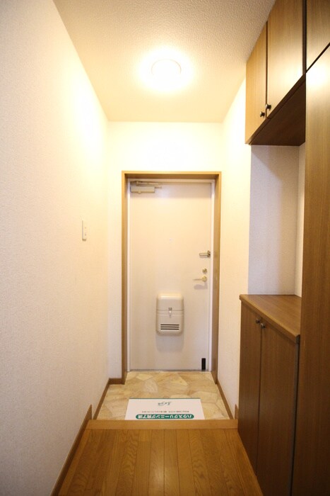 物件内観写真14　(玄関)