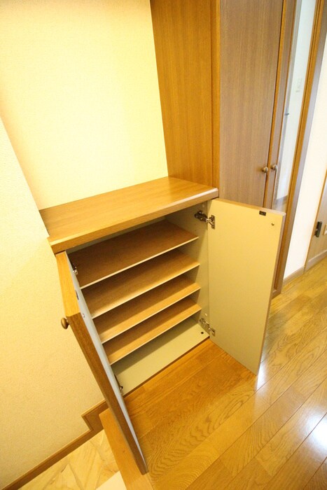 物件内観写真17　(玄関)