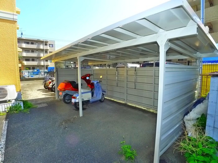 物件外観写真2　(駐輪場)