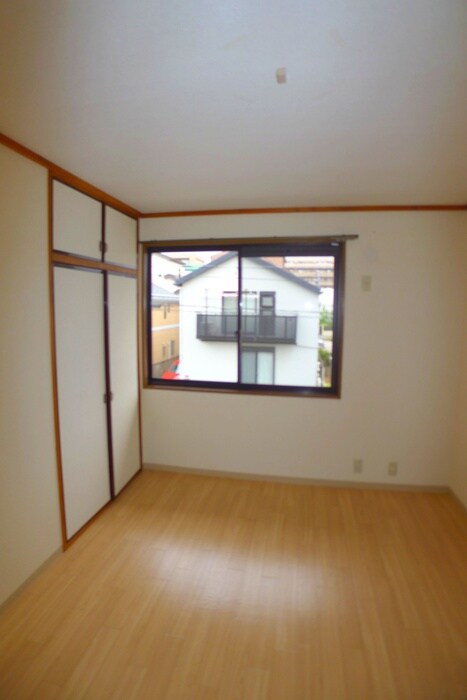 物件内観写真8　(室内からの展望)