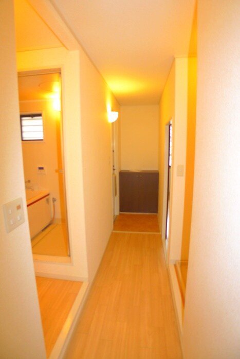 物件内観写真16　(玄関)