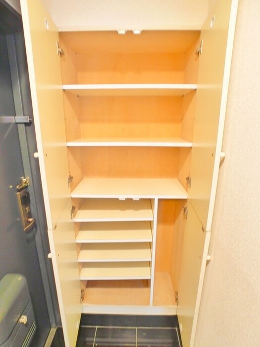 物件内観写真10　(靴箱)