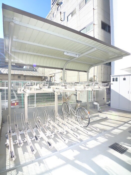 物件外観写真5　(駐輪場)