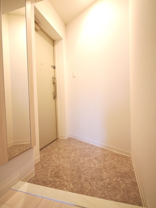 物件内観写真15　(玄関)