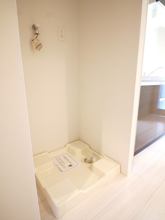 物件内観写真18　(洗濯機置場)