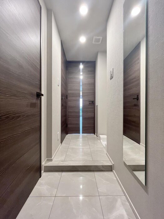 物件内観写真7　(玄関)