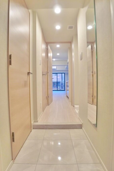 物件内観写真7　(玄関)