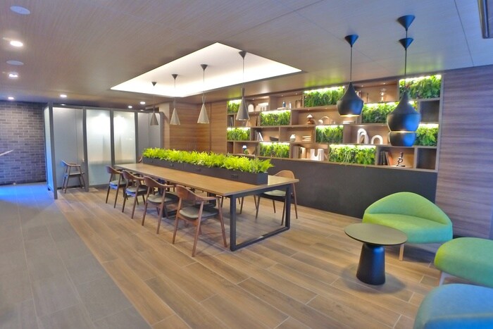 物件外観写真4　(エントランス部分)