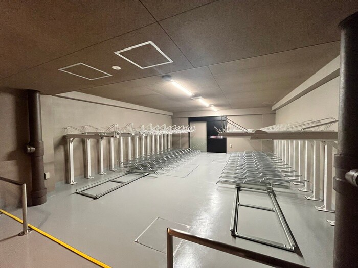 物件外観写真5　(駐輪場)