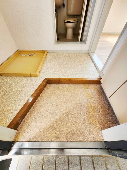 物件内観写真18　(玄関)